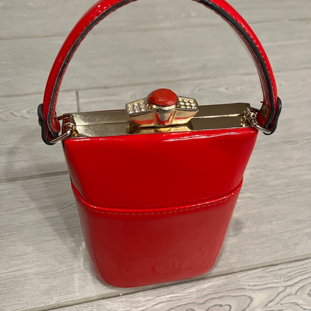La Terre “Little Red Corvet” Chic and Sassy! Mini Bag with Glossy Finish Vegan